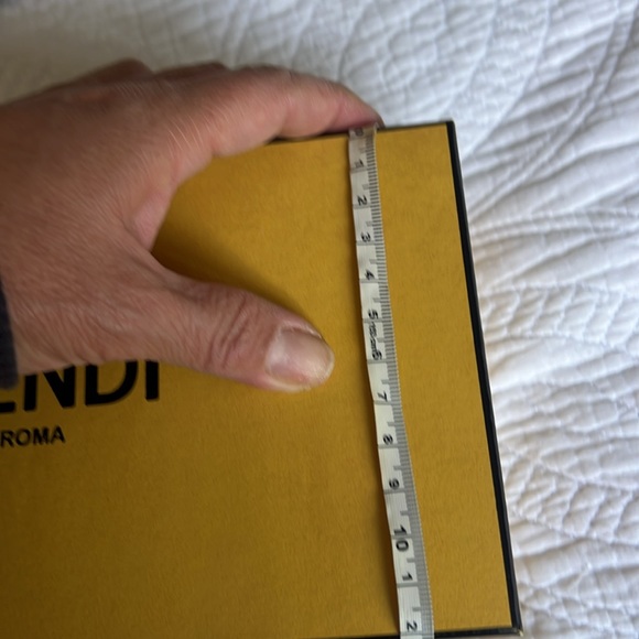 Authentic Fendi box with authenticity card - Picture 6 of 8